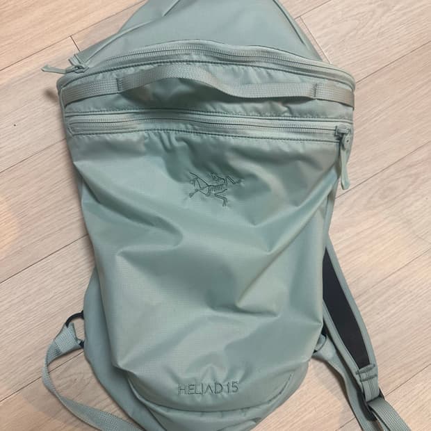 아크테릭스 헬리아드 15L 스톤그린