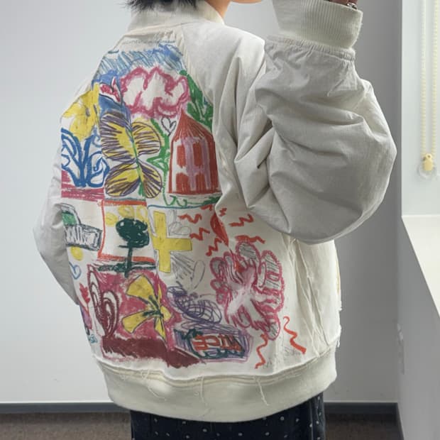 The museum visitor 더뮤지엄비지터 백 프린팅 아이보리 자켓