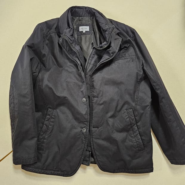 SERIES 시리즈 디테처블 베스트 패딩 재킷