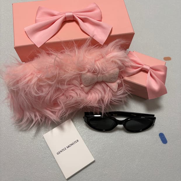 젠틀 몬스터 x 제니 살롱 피쉬 테일 01 블랙 그레이