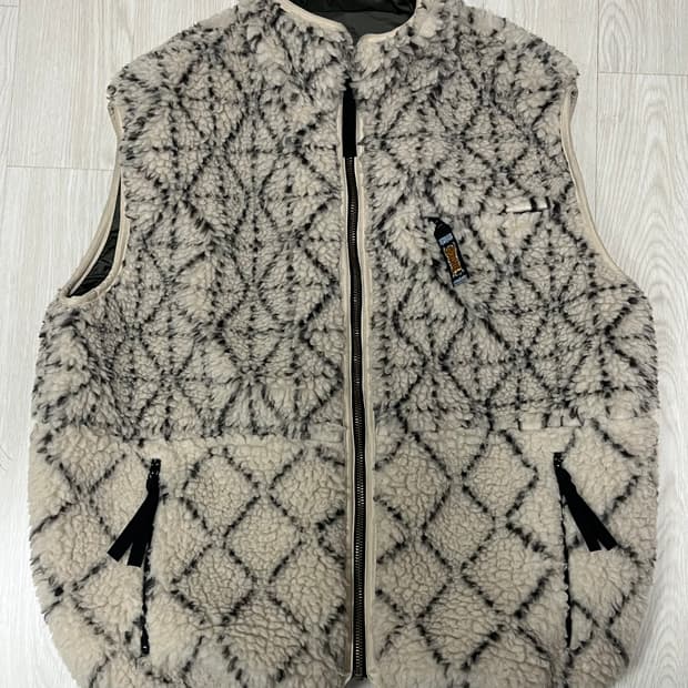 캐피탈 사시코 보아 플리스 리버시블 베스트 키나 리