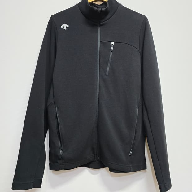 데상트 블랙 풀집업 자켓