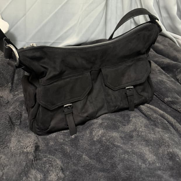 스탠드오일 조이백 스웨이드 블랙 크로스백