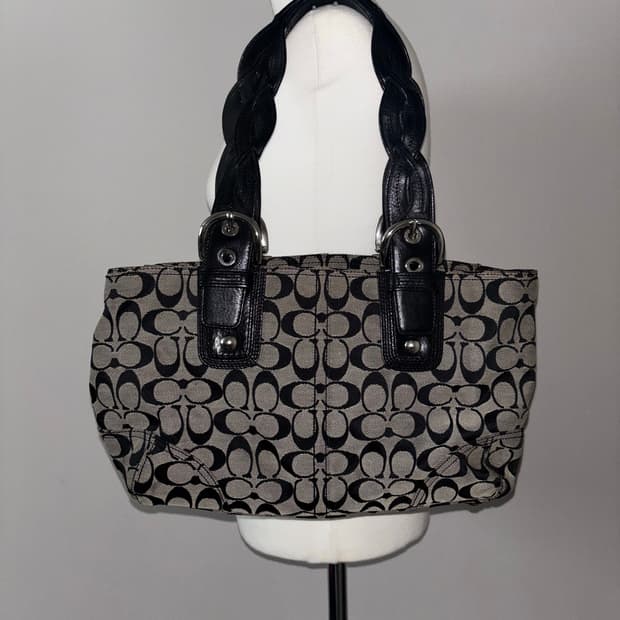 Coach vintage shoulder bag