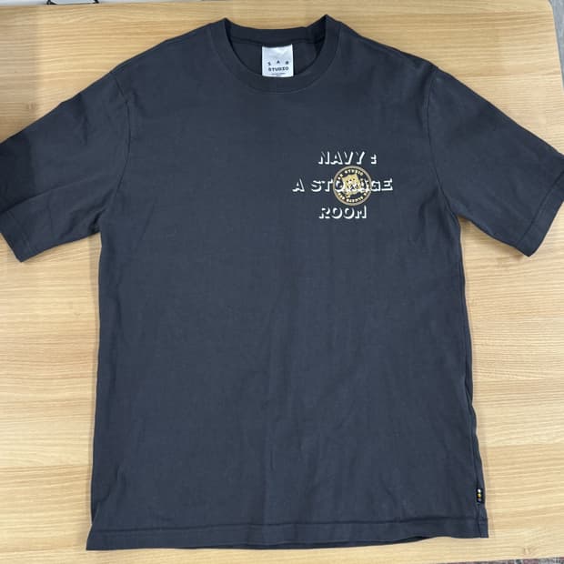 IAB STUDIO 티셔츠 L 팝니다