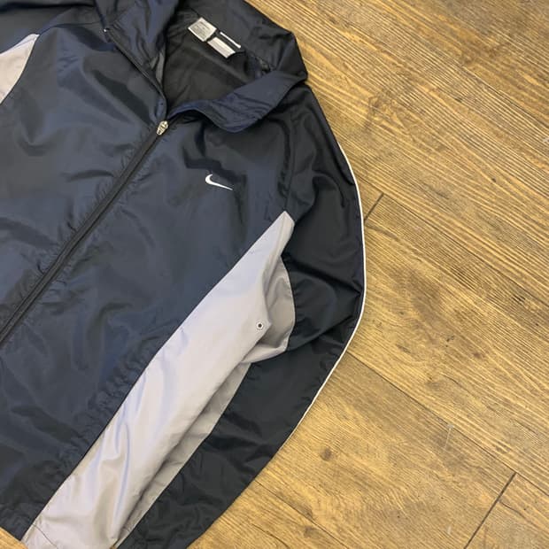 나이키 올드스쿨 바람막이 M