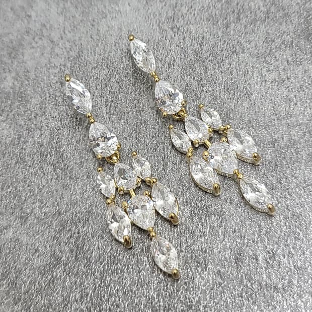 chandelier earrings 