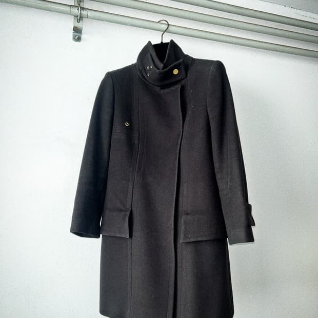 Gucci by Tom Ford 하이넥 코트