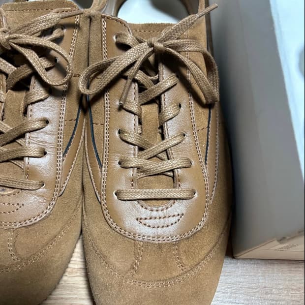 코스 미니멀 스니커즈 모카 42사이즈