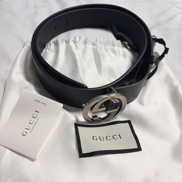 구찌 인터로킹 G 블랙 벨트 은장 105cm