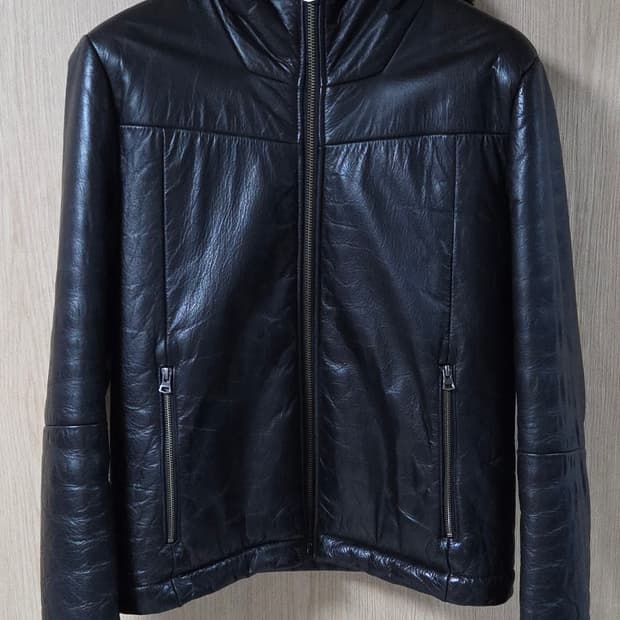 (착샷) 띠어리 후드 무스탕 