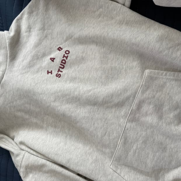 아니앱 스튜디오 후드티