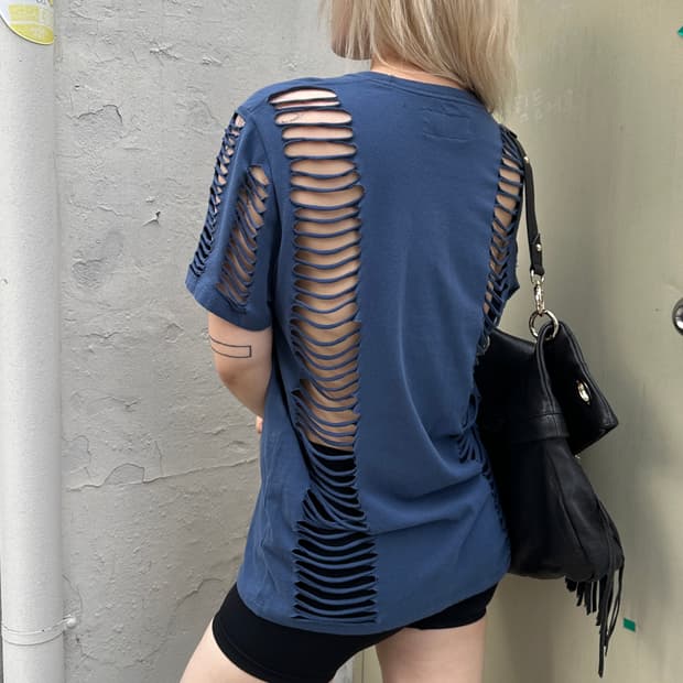 CB 커스텀 00s 빈티지 바로크 크로스 컷 티