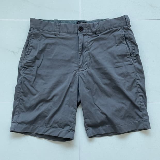 J.CREW 9인치 쇼츠 (그레이)