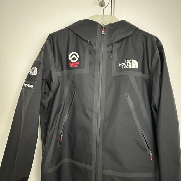 슈프림 x 노스페이스 서밋 시리즈 아우터 테이프 심 자켓 블랙 - 21S