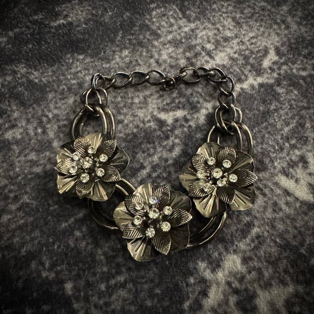 00s Floral Charm Bracelet