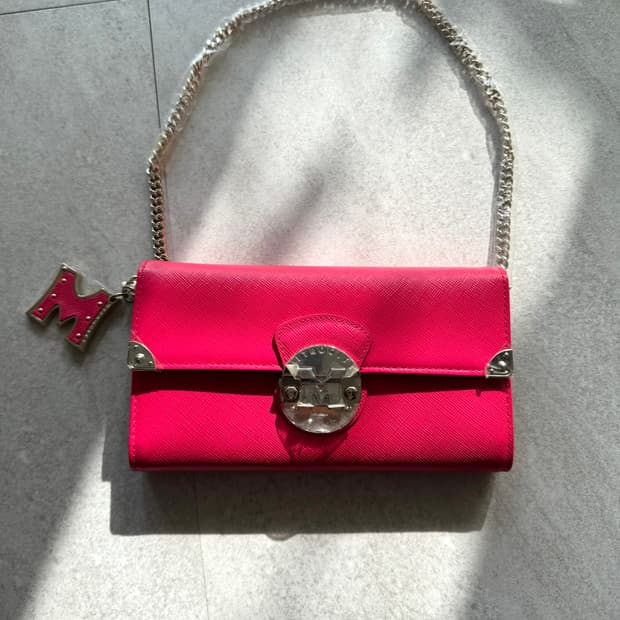 메트로시티 핫핑크 장지갑 체인 숄더백