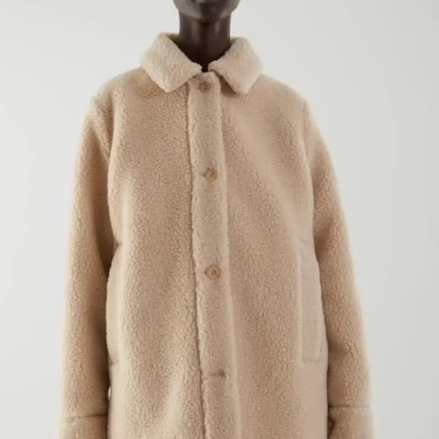 COS(코스) 테디 뽀글이 자켓 판매합니다.