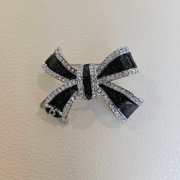 샤넬 블랙리본 CC 브로치 업사이클링