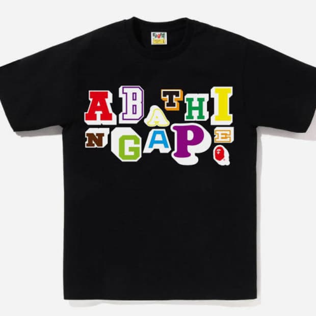 베이프 바시티 폰트 티셔츠