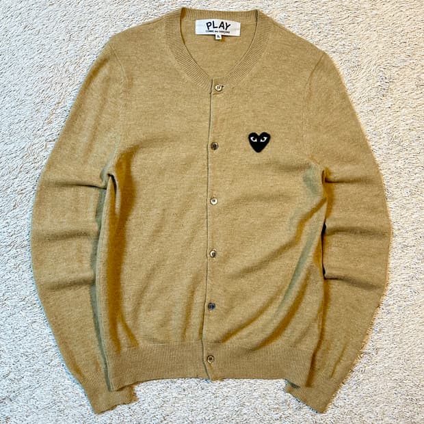 꼼데가르송 블랙 하트와펜 울 가디건 베이지