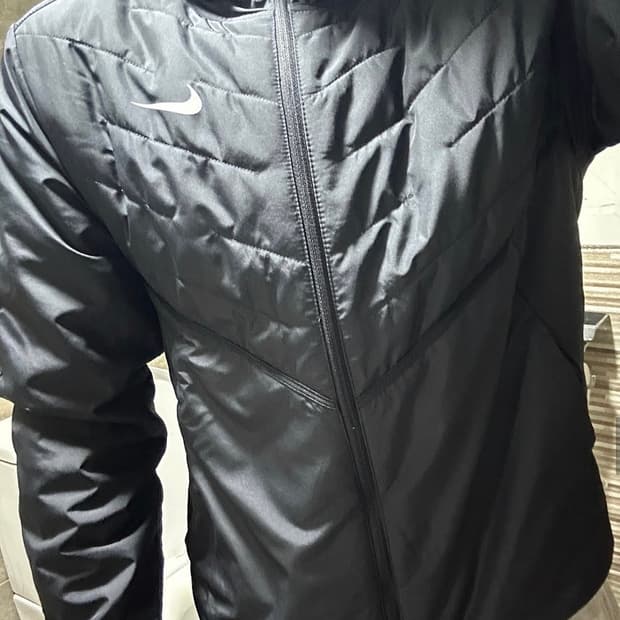 나이키 써마핏 경량패딩