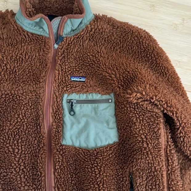 파타고니아 딥파일 카멜 브라운컬러 L