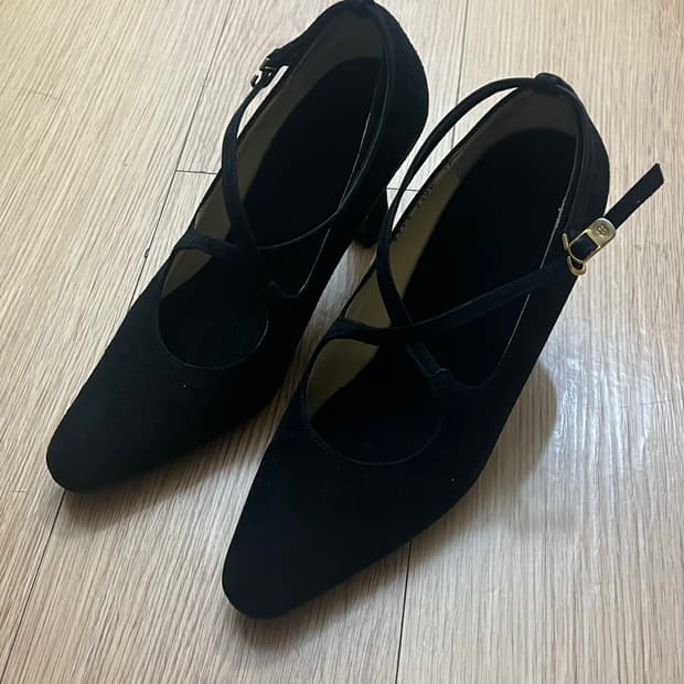 발렌시아가 블랙 스웨이드 메리제인 하이힐