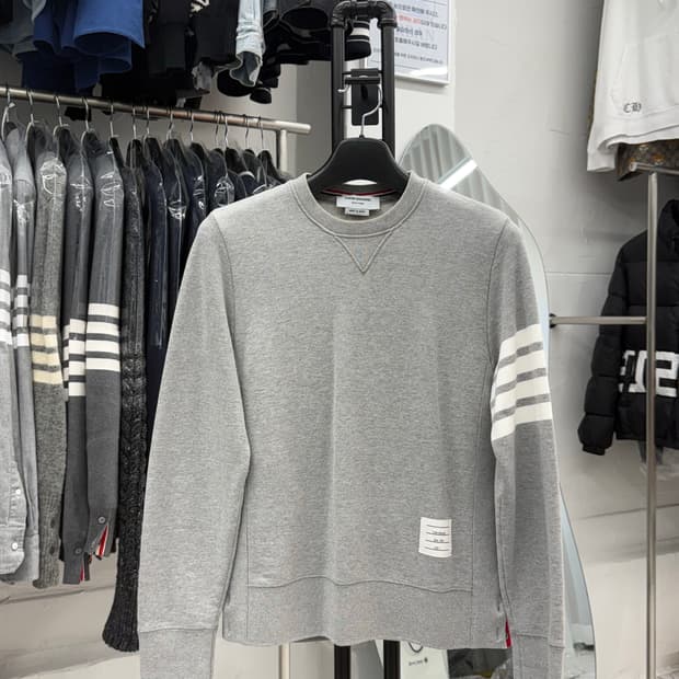 [2] 톰브라운 사선완장 맨투맨