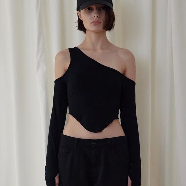 보헤미안서울 corset cut out top
