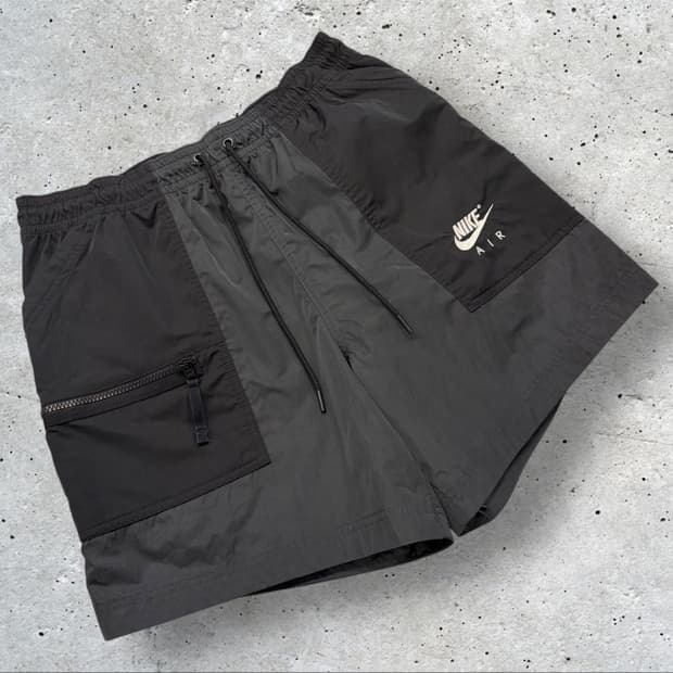[L] 나이키 NSW 앤트러사이트 우븐 반바지 블랙/그레이 C455