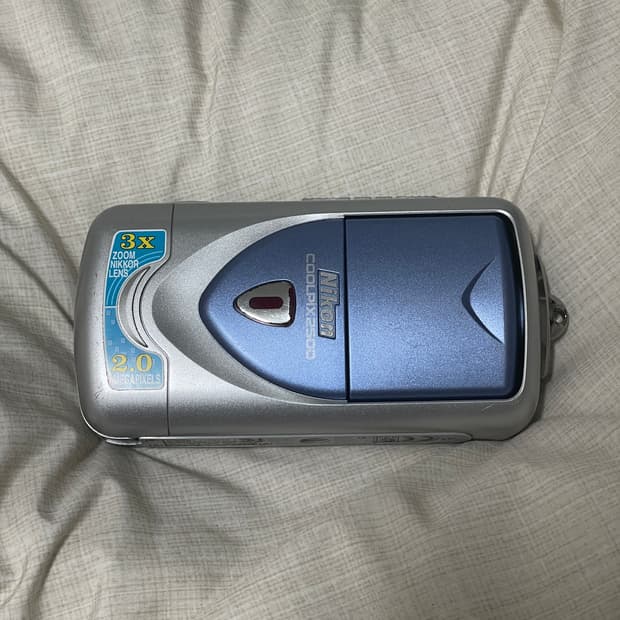 니콘 쿨픽스 2500 빈티지 디카