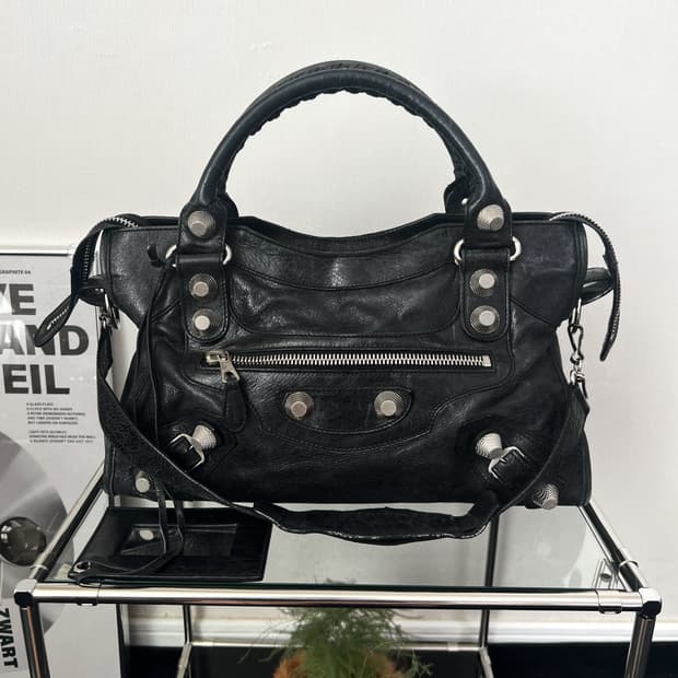 발렌시아가 모터백