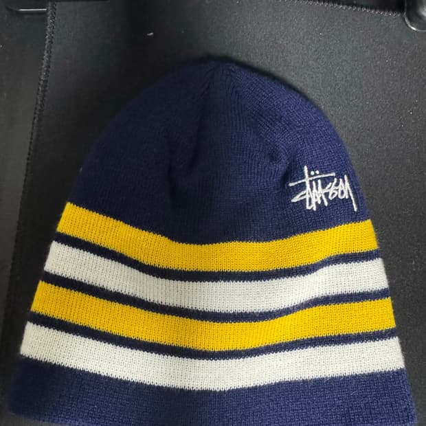 스투시 스트라이프 비니