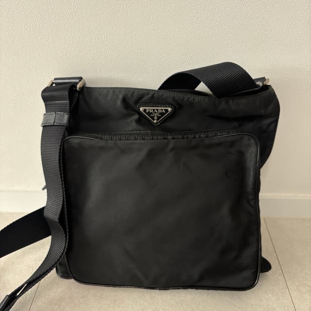 프라다 블랙 나일론 크로스백