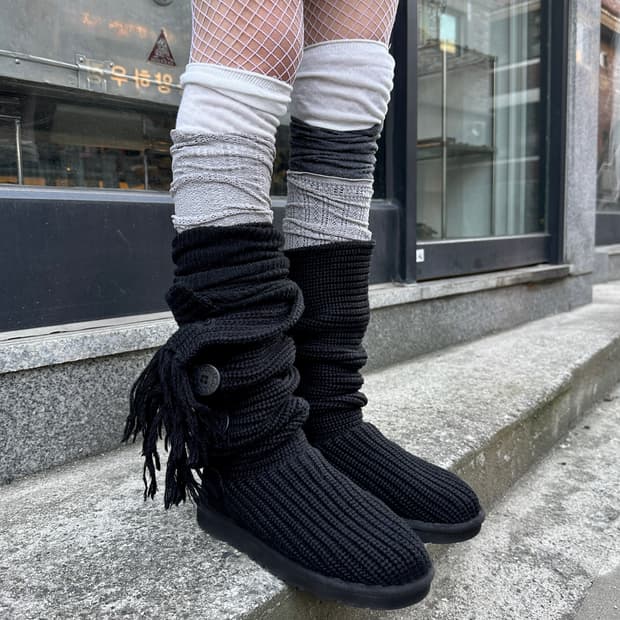 00s 레어 단추 5개 프린지 카디 어그 부츠