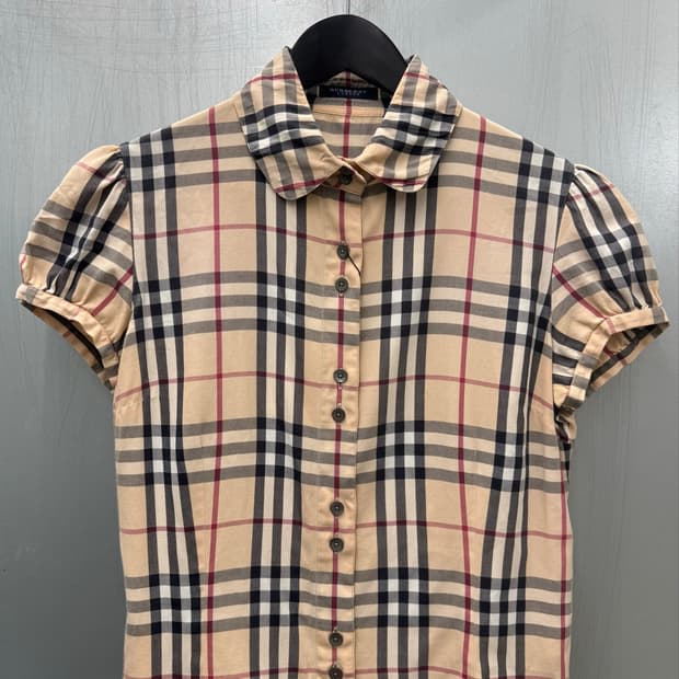 Burberry 버버리 노바체크 퍼프디테일 반소매 블라우스