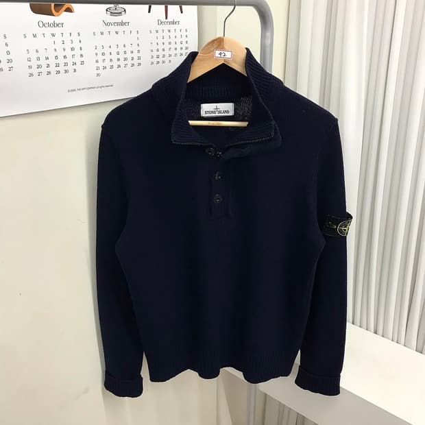 스톤아일랜드 반집업 니트