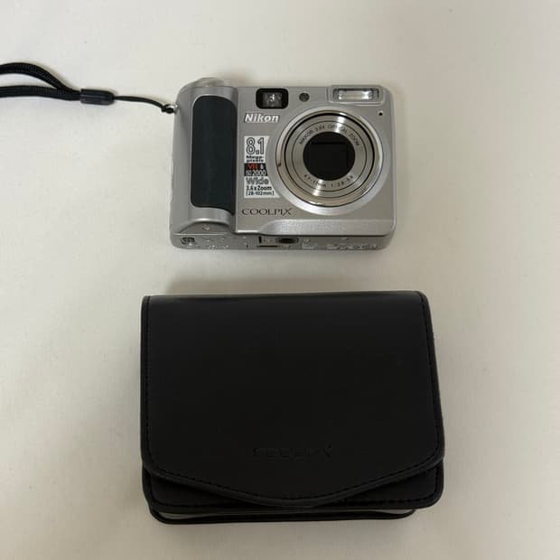 니콘 쿨픽스 P50