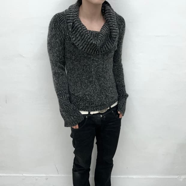 Grey Noise pattern drape knit