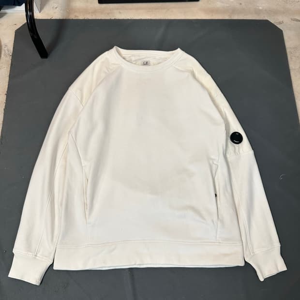 씨피컴퍼니 맨투맨 20FW