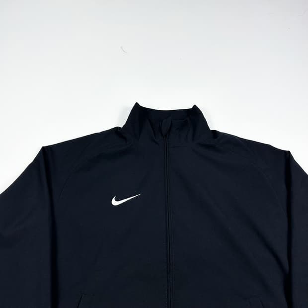 나이키 스우시 피그먼트 블랙 바람막이 자켓 (M)