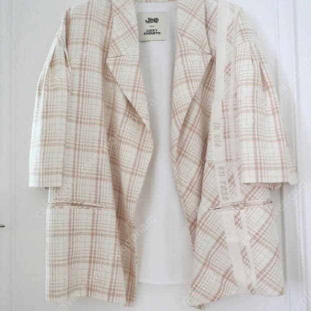 럭키슈에뜨 자켓 여성 봄자켓 체크베이지 36사이즈 55-66