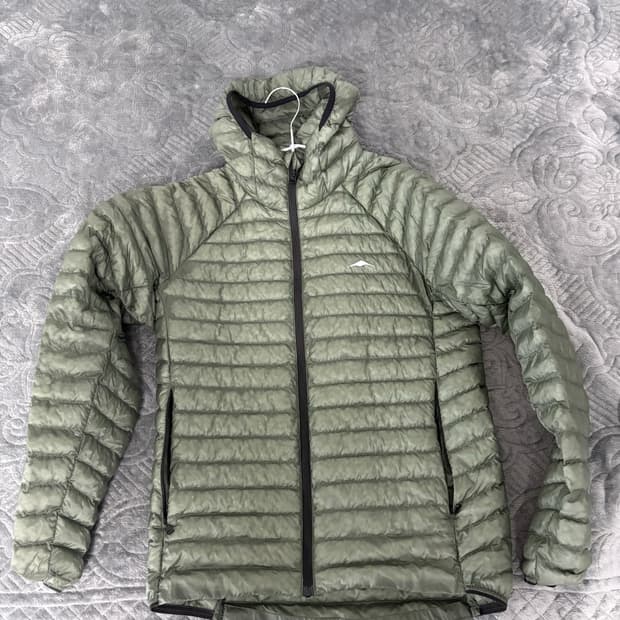 고요웨어 경량패딩