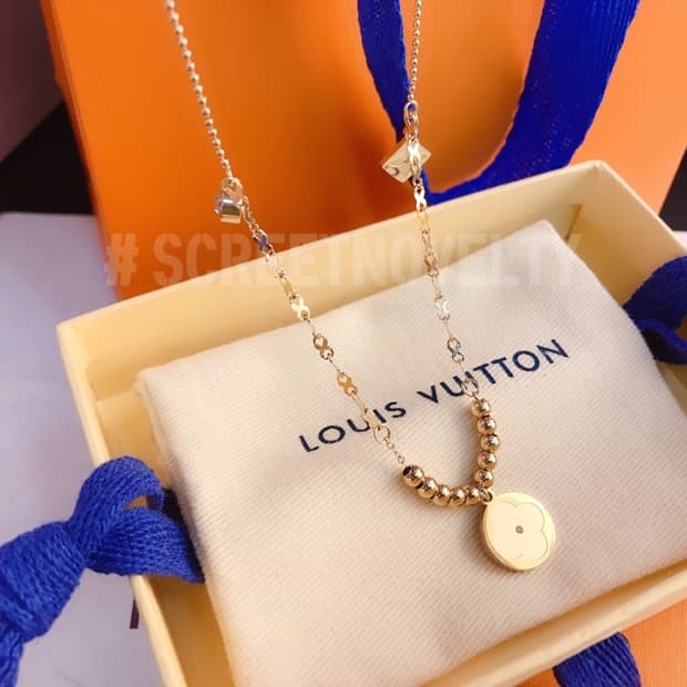 LV flower cham 목걸이 풀박스