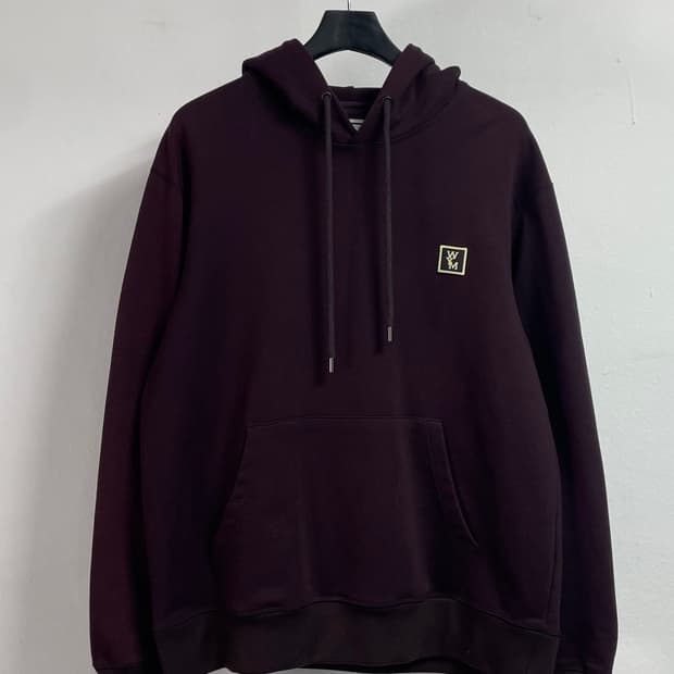 우영미 백로고 버건디 엠보싱 후드티 (on.551)