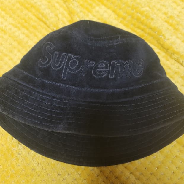 슈프림 라코스테 콜라보 벨벳 버킷햇 블랙 L