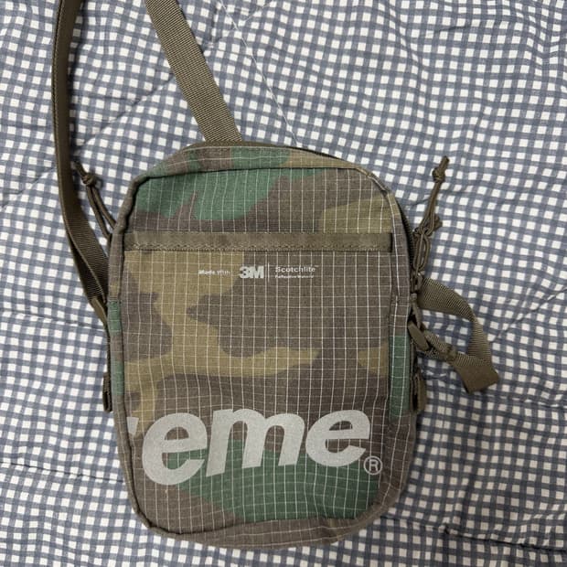 슈프림 숄더백 우드랜드 카모