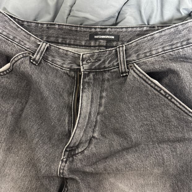 해칭룸 와이드 커브진 워시드 블랙 2사이즈