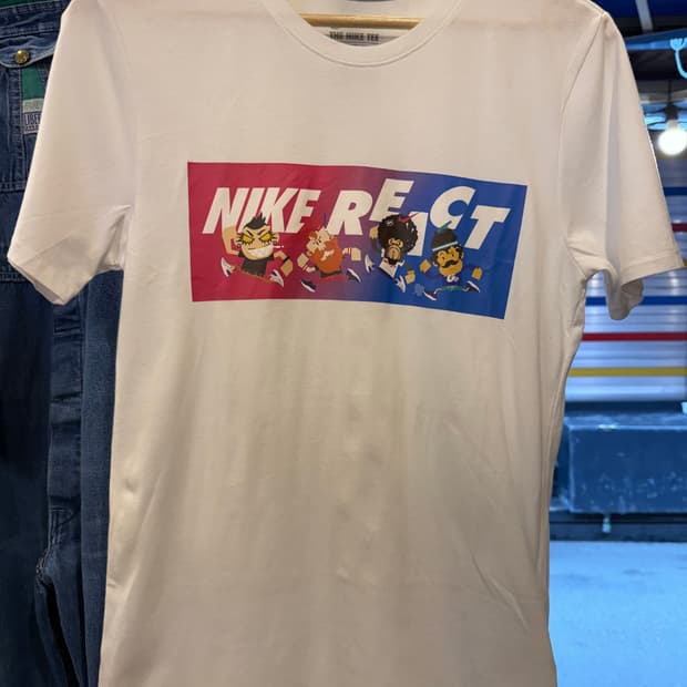 나이키 리액트 화이트 반팔